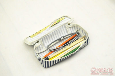 素樸時光 匠心巧制，打造一方棉麻條紋下的文具收納天地